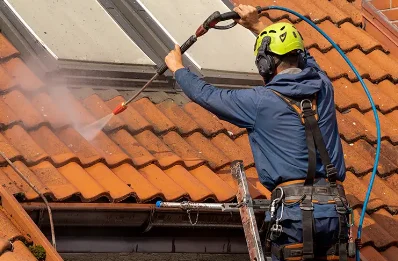 Démoussage et hydrofuge de toiture à Croixdalle
